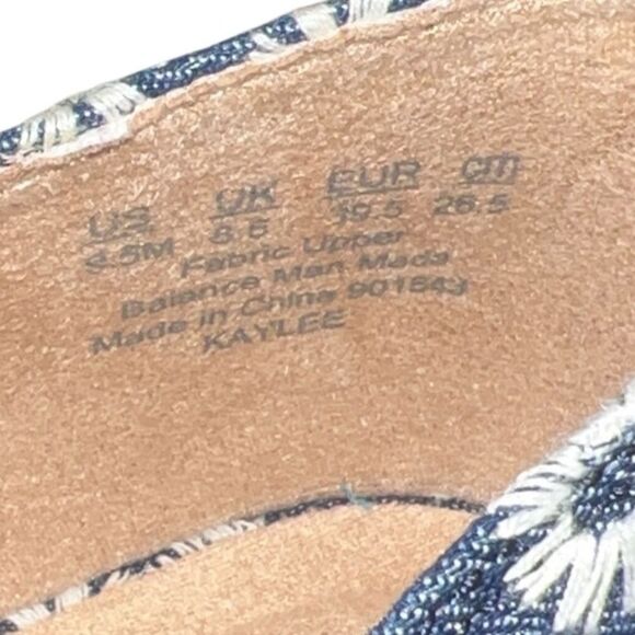 Life Stride Kaylee Blue and White Daisy Denim Espadrille Wedges Size 9.5 NIB - Picture 8 of 10
